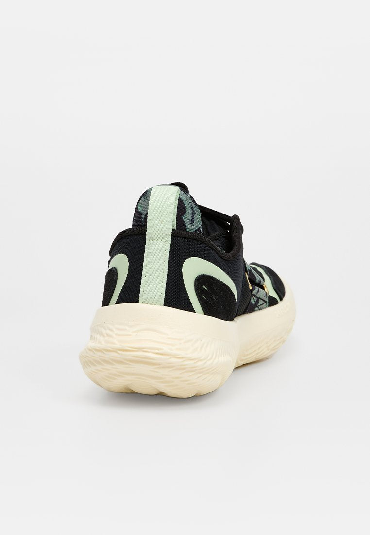 Under Armour FLOW FUTR X 4