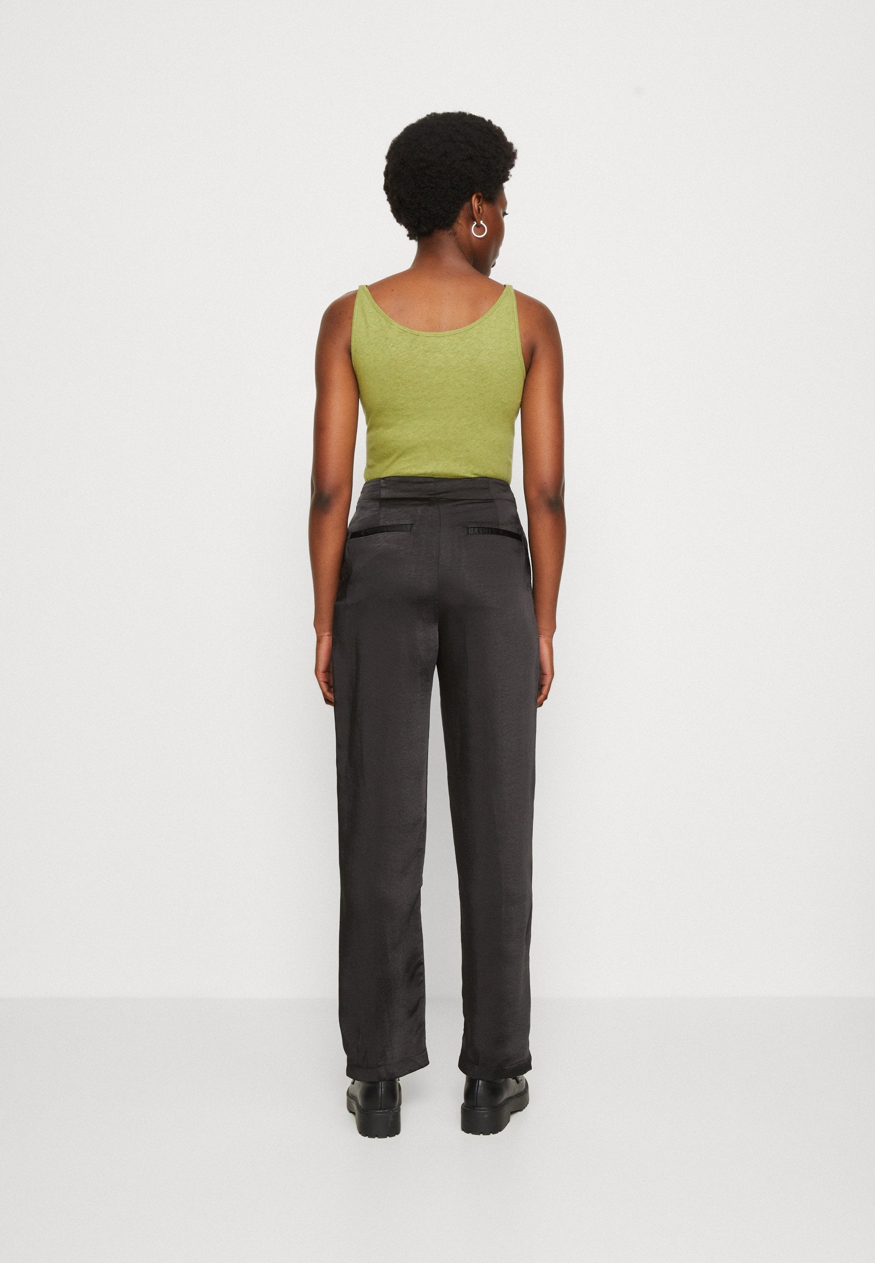 GAP PLEATED WIDE PANT