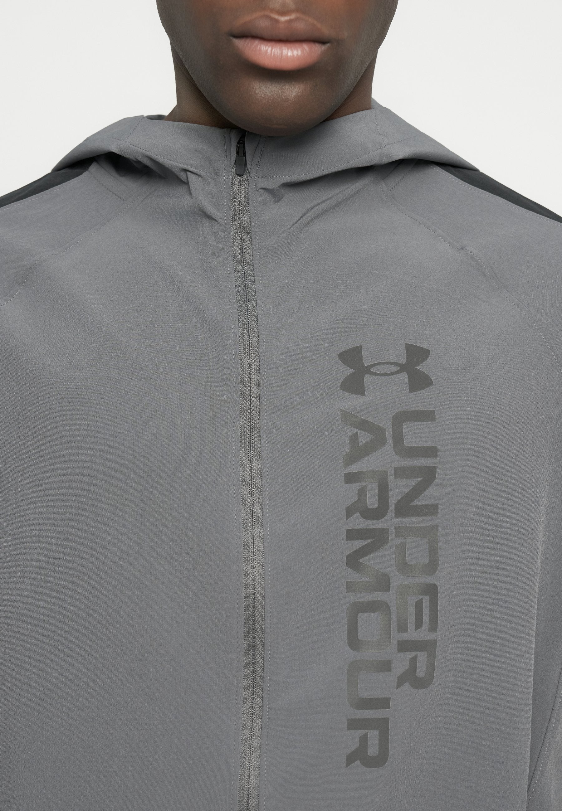 Under Armour LAUNCH STORM