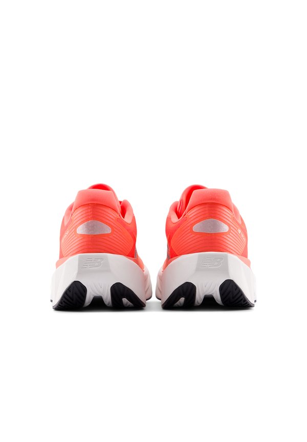 New Balance FUELCELL REBEL V5