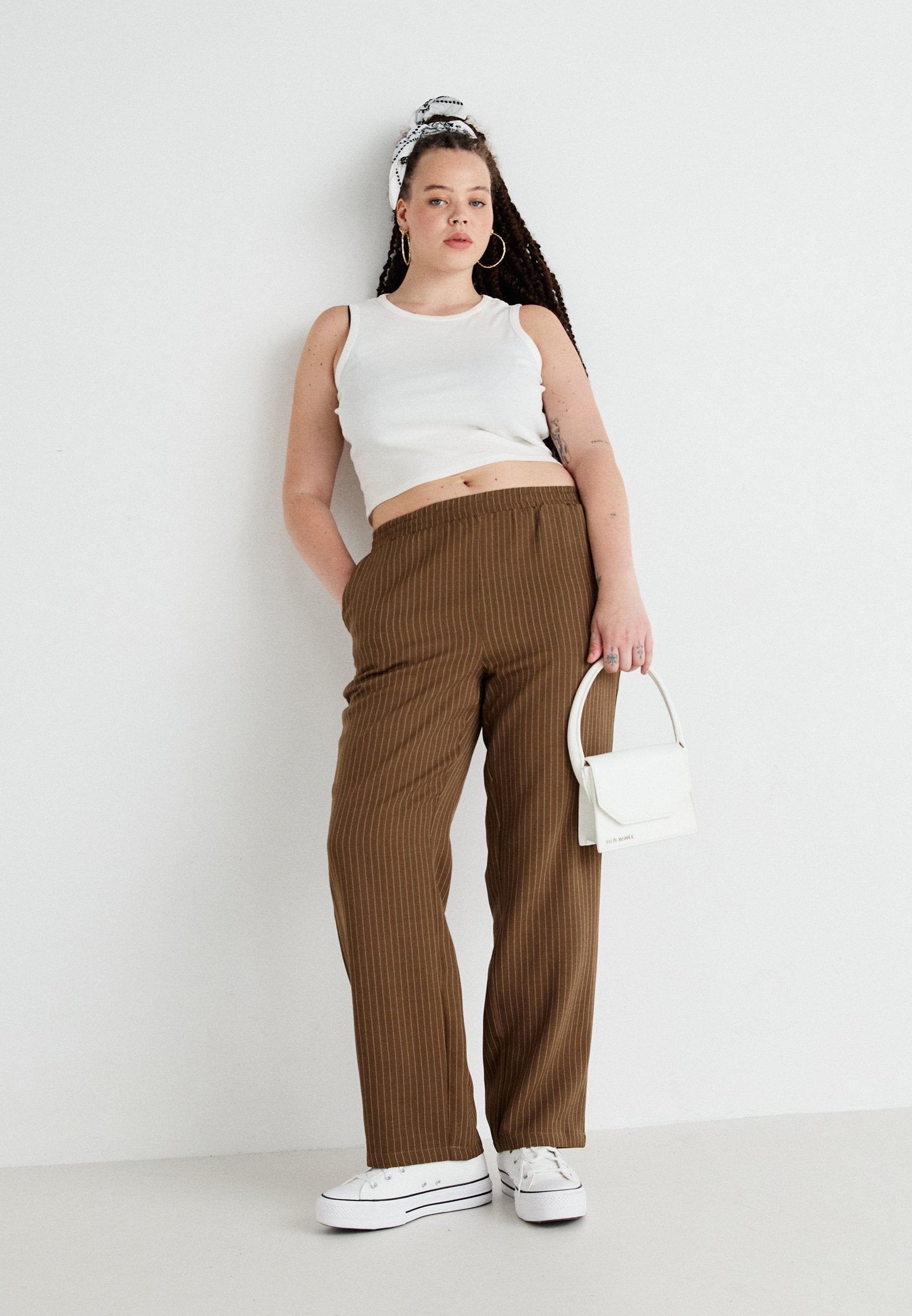 CARPINNY PULL UP PANTS Media 2