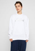 Weißer Sweatshirt mit langen Ärmeln, ausgestattet mit einem metallisch silbernen "Diesel"-Logo über der Brust. Weicher Stoff, klassisches Rundhalsdesign.