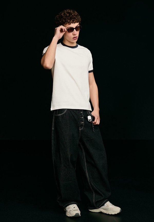 Bershka Basic T-shirt - white