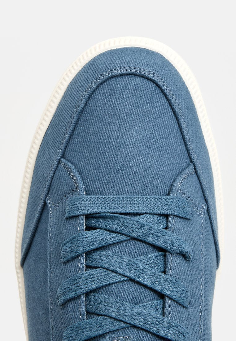 TOMS RIO