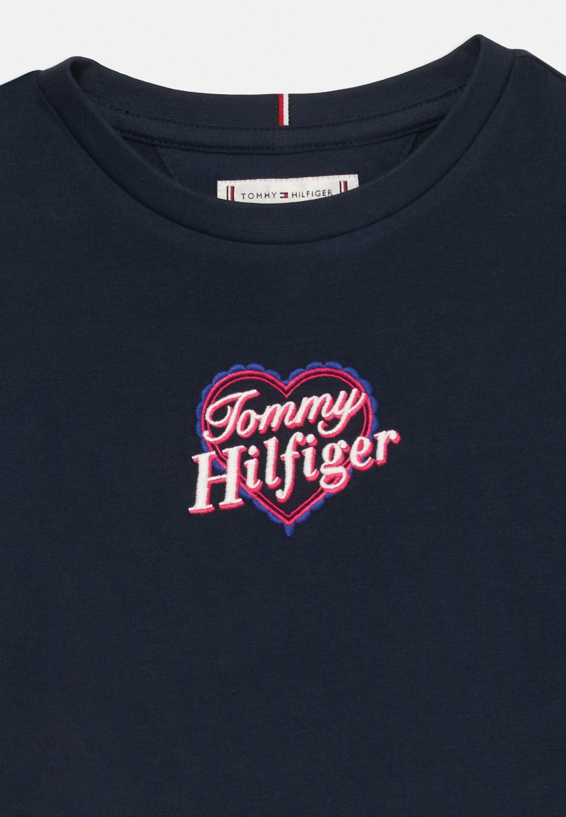 HEART EMBROIDERY LOGO JERSEY T-SHIRT Media 5