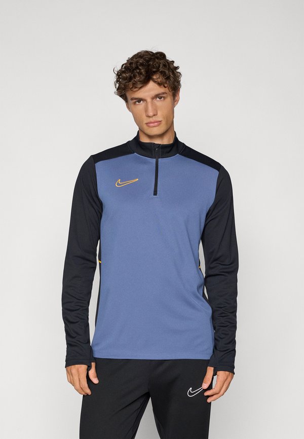 Nike Performance