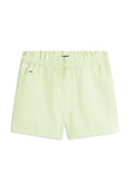 Hellgrüne legere Shorts mit elastischem Bund, Kordelzug, Fronttaschen und kleinem Logo auf der linken Tasche.