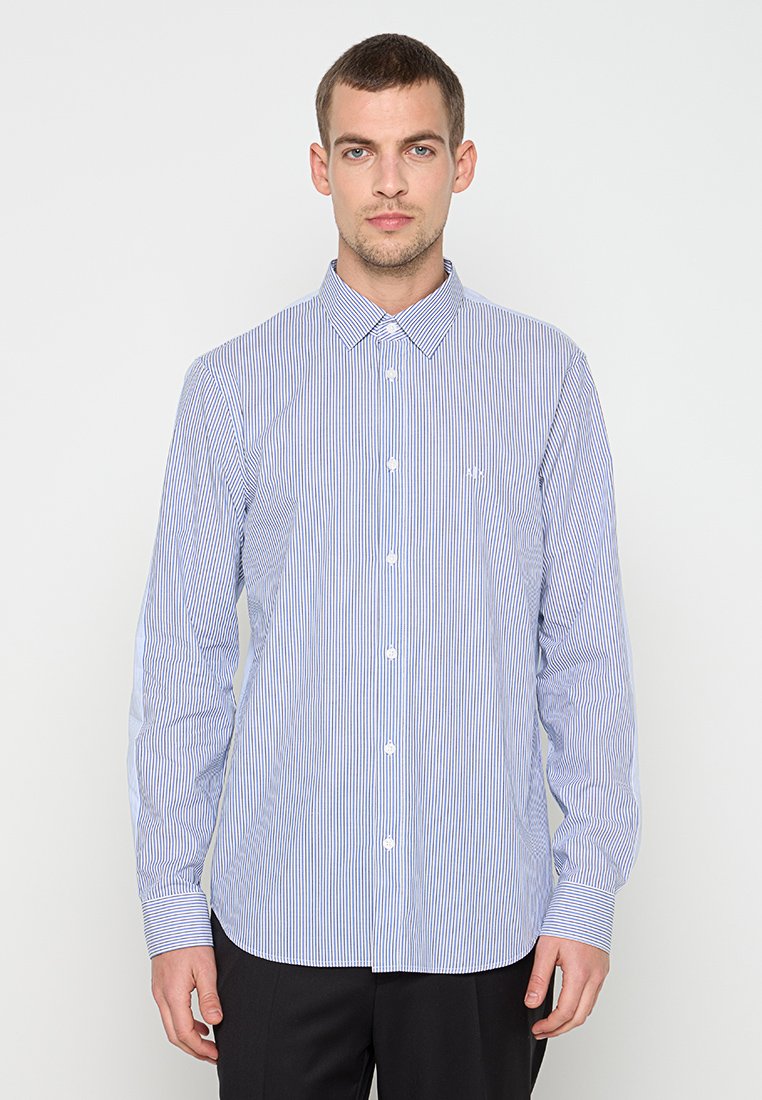REGULAR FIT Media 1