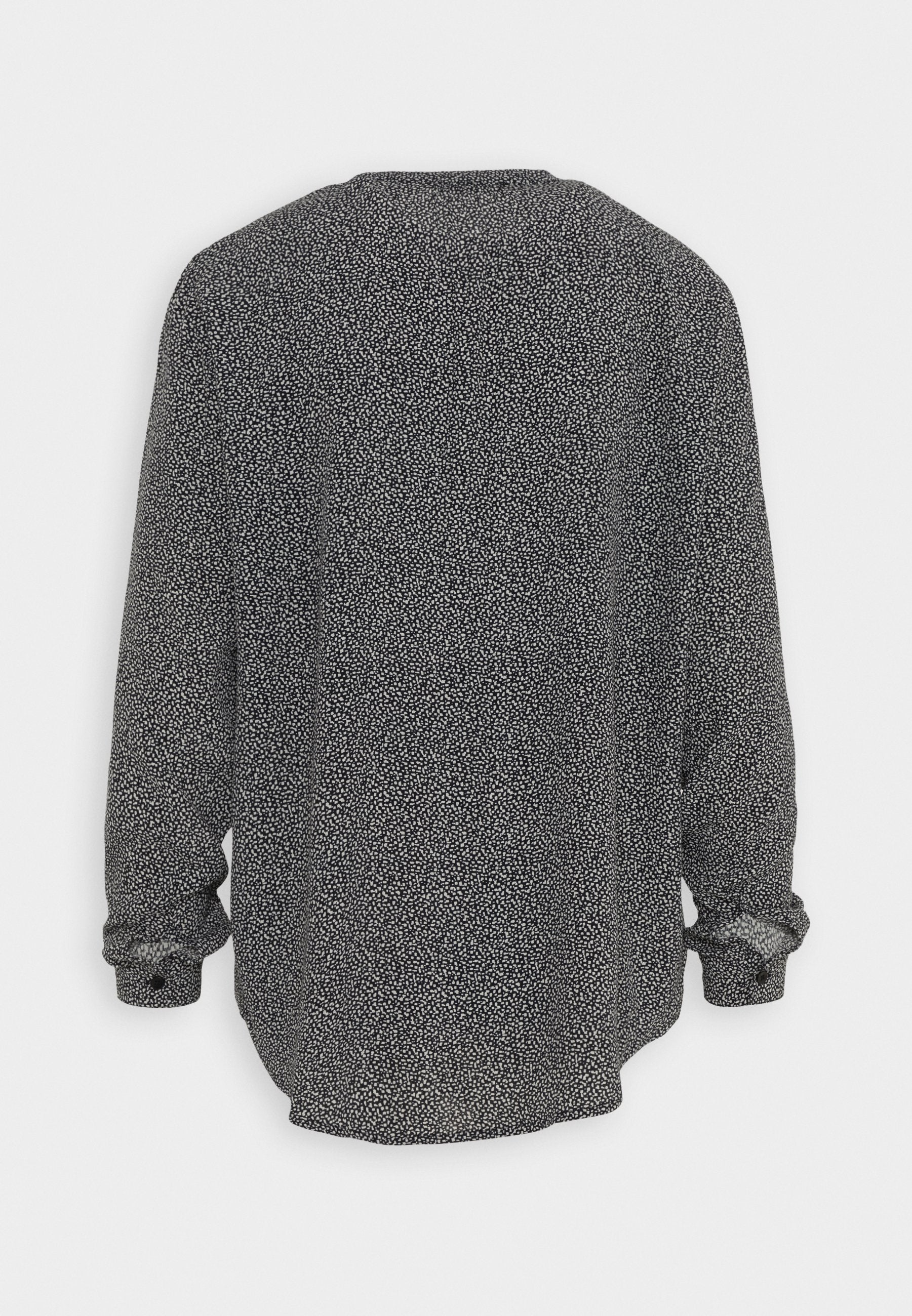 HENLEY BLOUSE Media 6