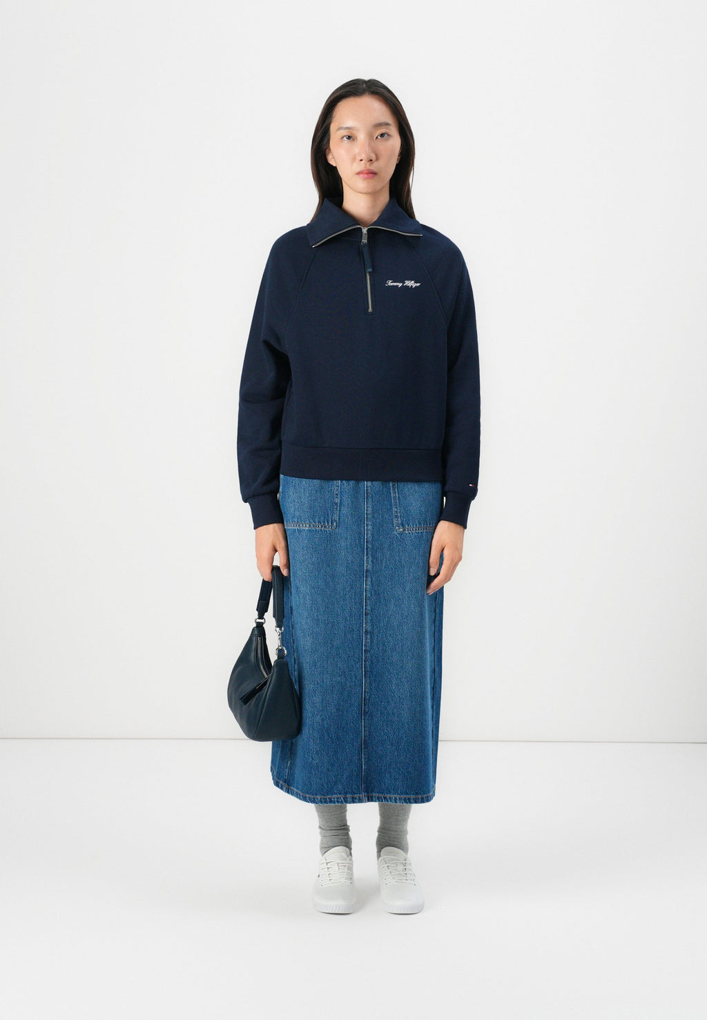 CLASSIC SCRIPT HALF-ZIP Media 2