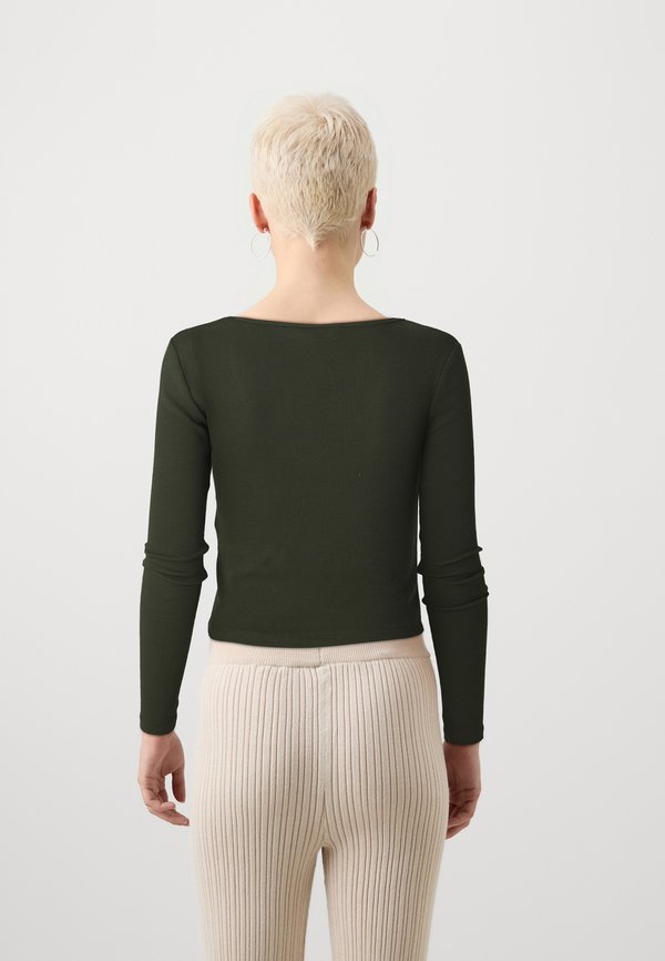 ONLY Petite ONLKAYA VNECK