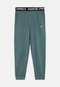 Türkisfarbene Nike Pro-Jogginghose mit elastischem schwarzen Bund, der weißen "NIKE PRO"-Schriftzug, Seitentaschen, zulaufenden Beinen und weißem Nike-Swoosh-Logo aufweist.