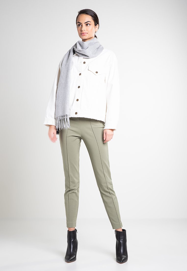 Club Monaco LANNAH
