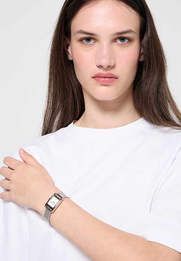 DKNY