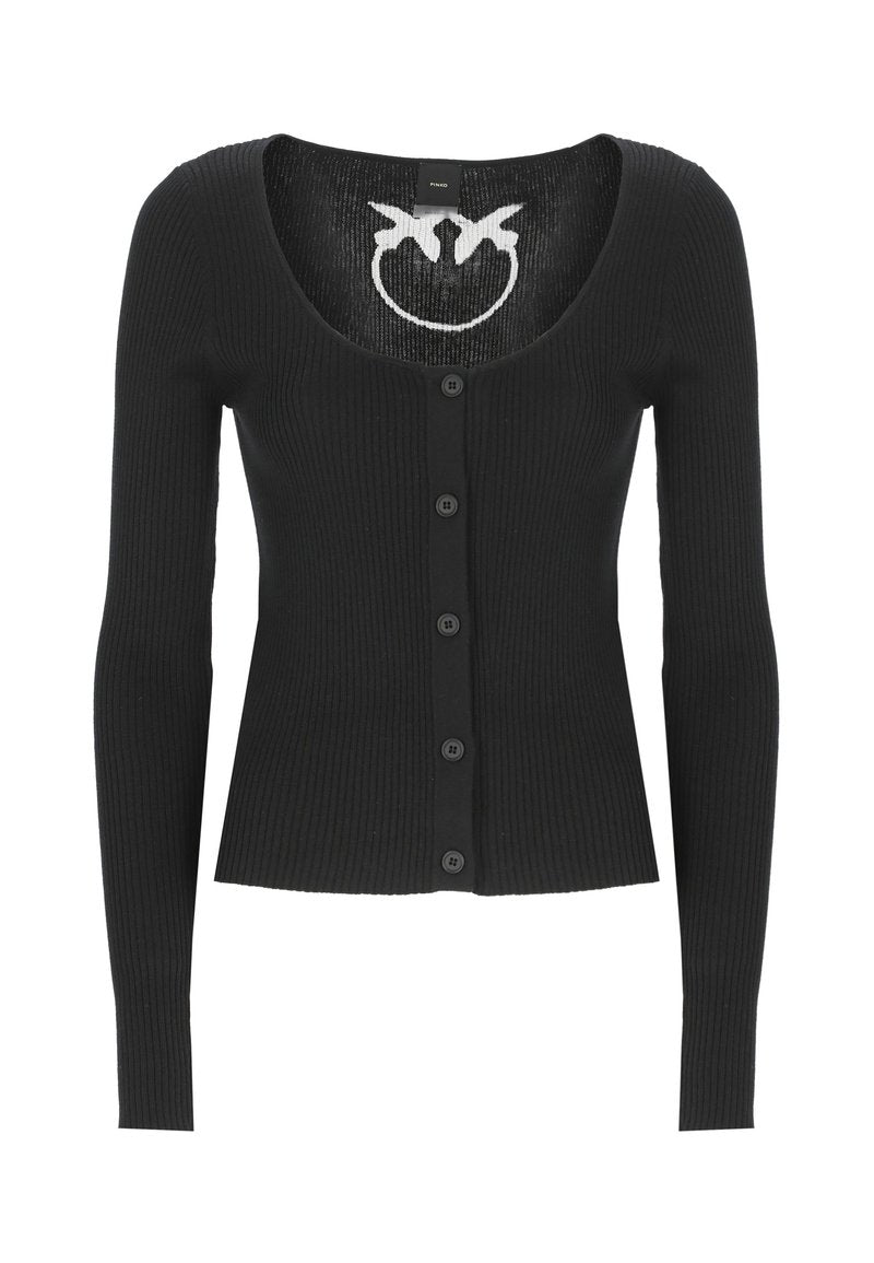 Schwarze gerippte Strickjacke mit Rundhalsausschnitt, langen Ärmeln und einer sechs Knopf vorderen Verschluss. Sie hat ein kleines Logo am inneren Hals.