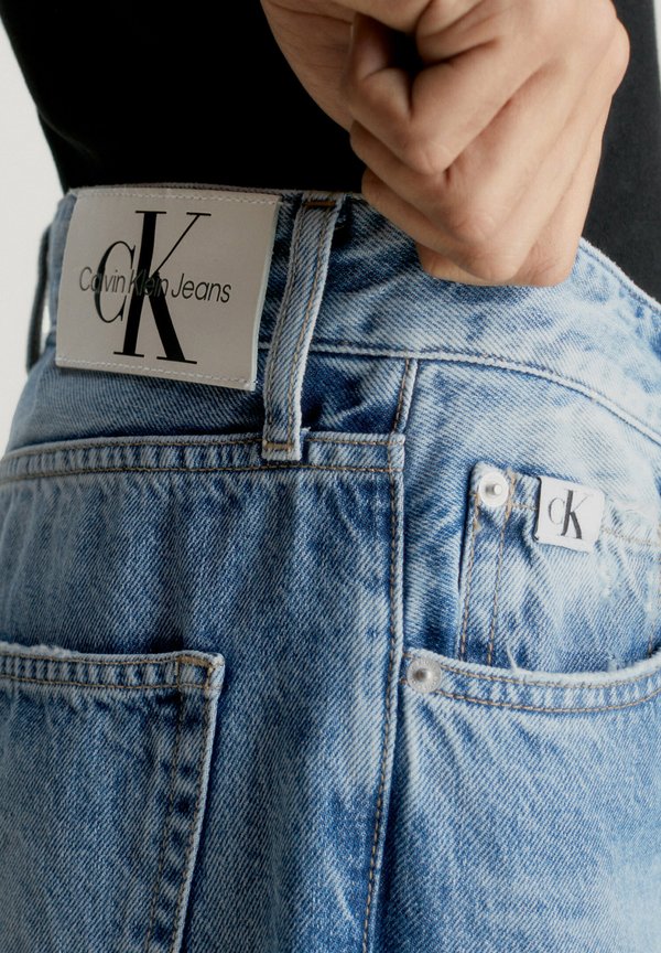 Calvin Klein Jeans  AUTHENTIC DAD