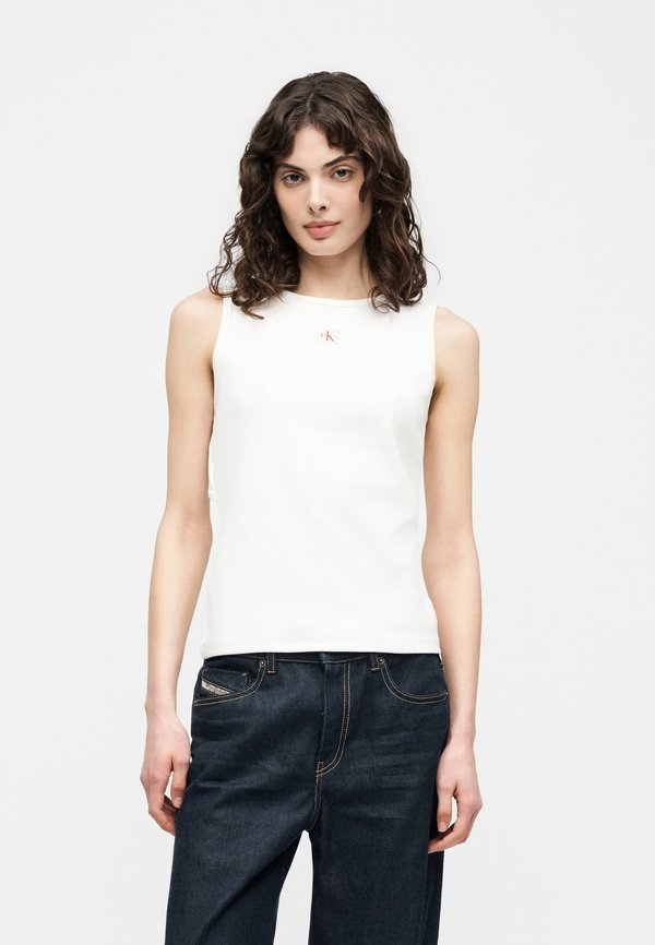 Calvin Klein Jeans LABEL CUTO