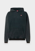 Dunkelblaue Kapuzenjacke aus weichem Material, mit einer großen Kängurutasche vorne, gerippten Bündchen und einem kleinen roten "DIESEL"-Logo auf der Brust.