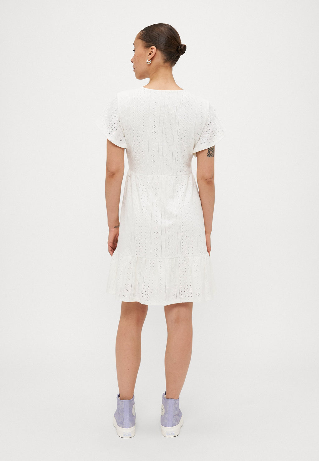 ONLSANDRA V NECK DRESS Media 4