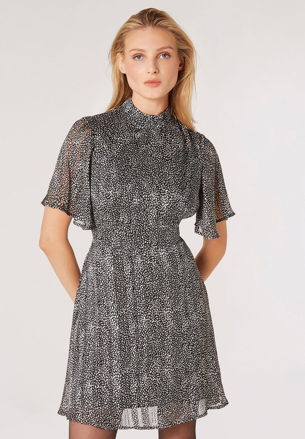 Apricot IKAT SLEEVE