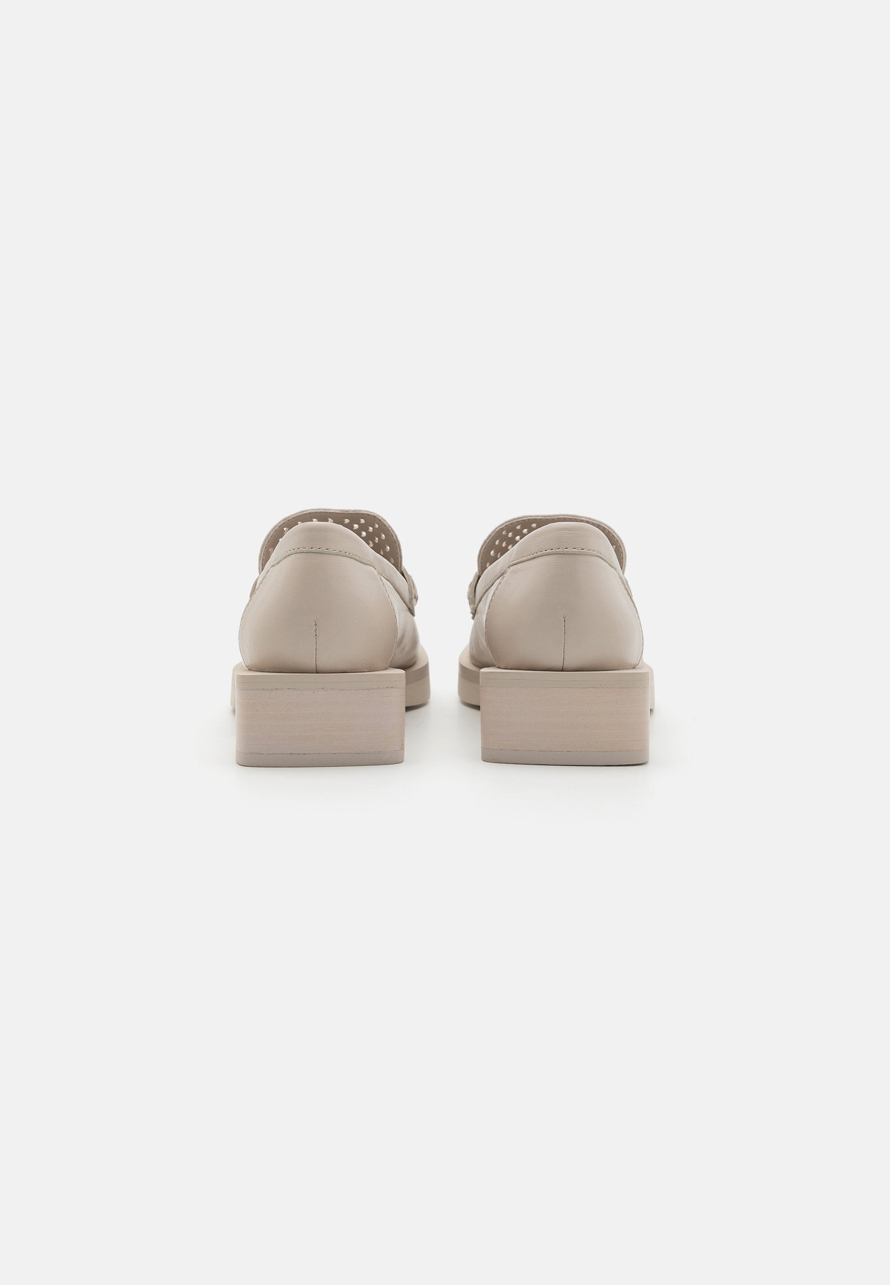 DKNY BLEVINS LOAFER