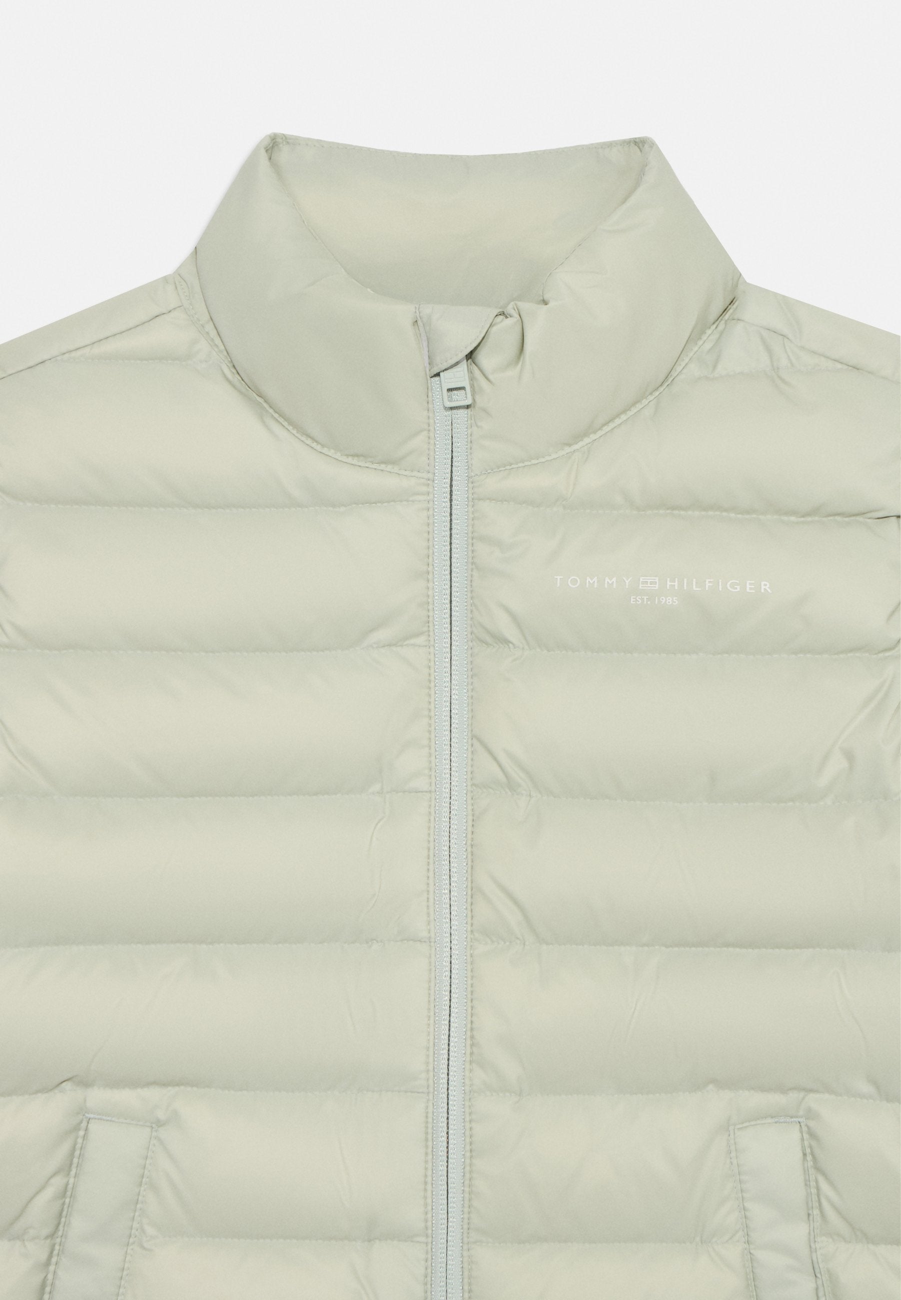 ESSENTIAL UNISEX Media 5