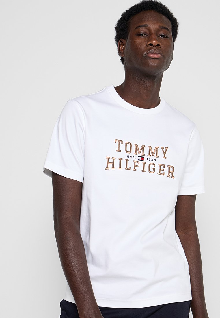 REGULAR FIT Media 4