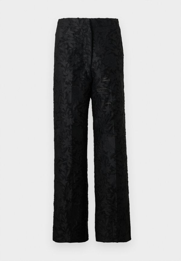 DAY Birger et Mikkelsen HUNT REFINED STRUCTURE