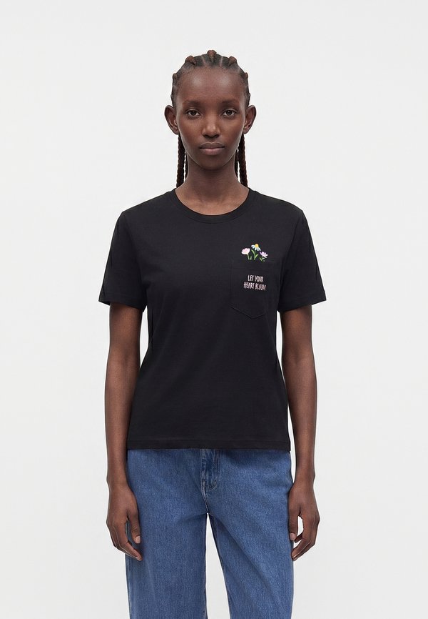 ONLY ONLPOLLY POCKET BOX - Print T-shirt - black
