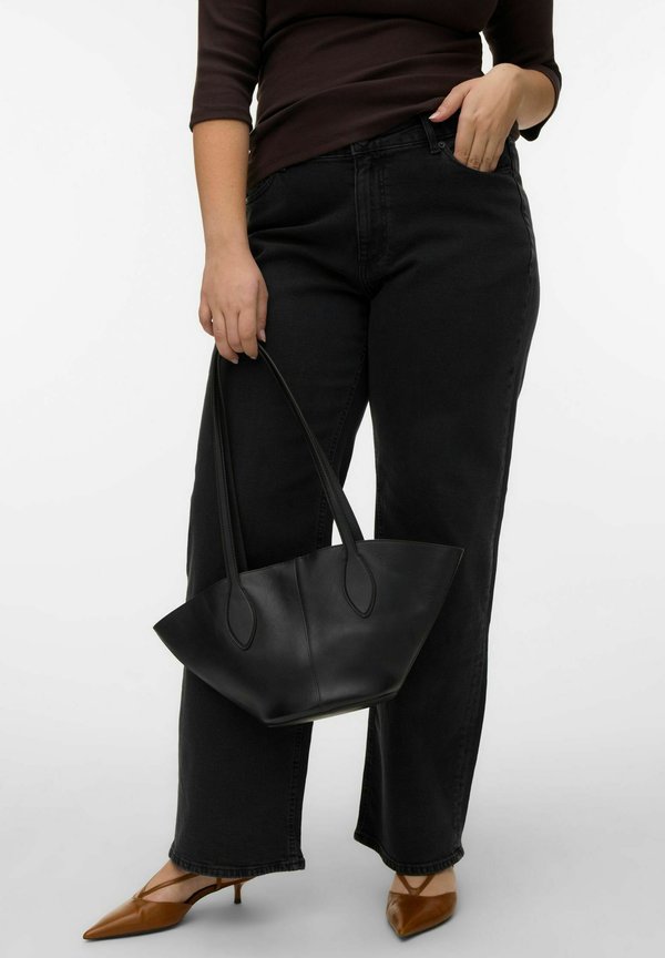 Vero Moda Curve Wide-fit VMCTESSA-STRETCH High rise Wide Leg Fit - Straight leg jeans - black denim