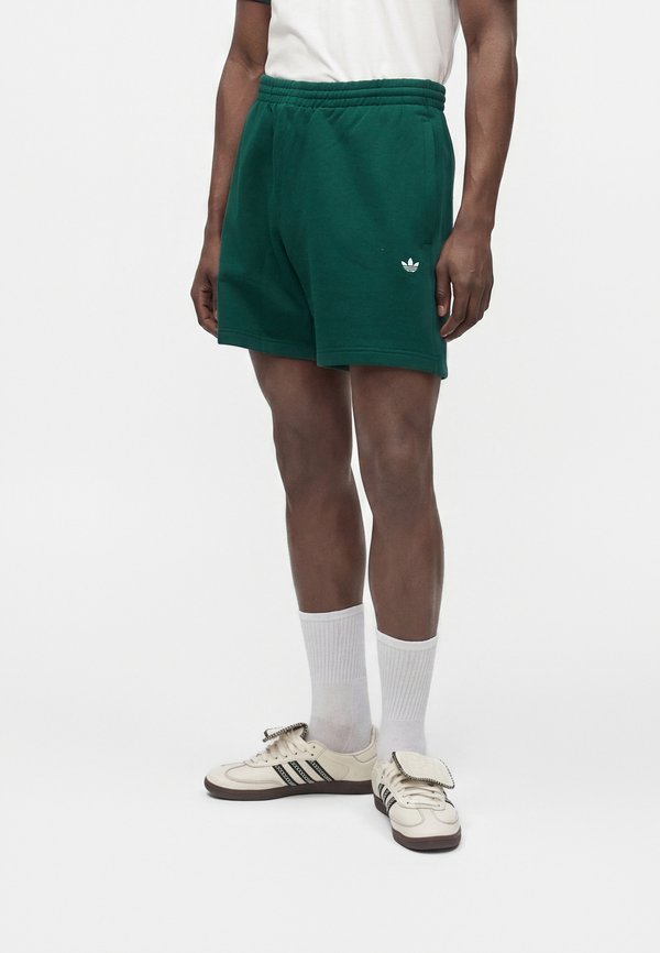 adidas Originals TREFOIL ESSENTIALS - Shorts - collegiate green