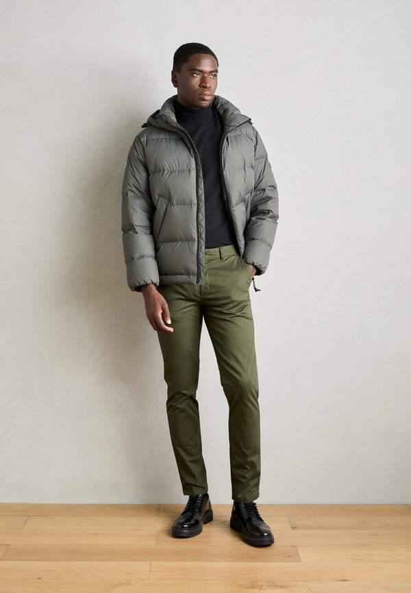 Scotch & Soda ESSENTIALS STUART