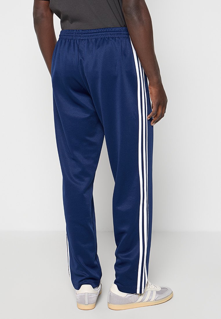 adidas Originals REGULAR FIT