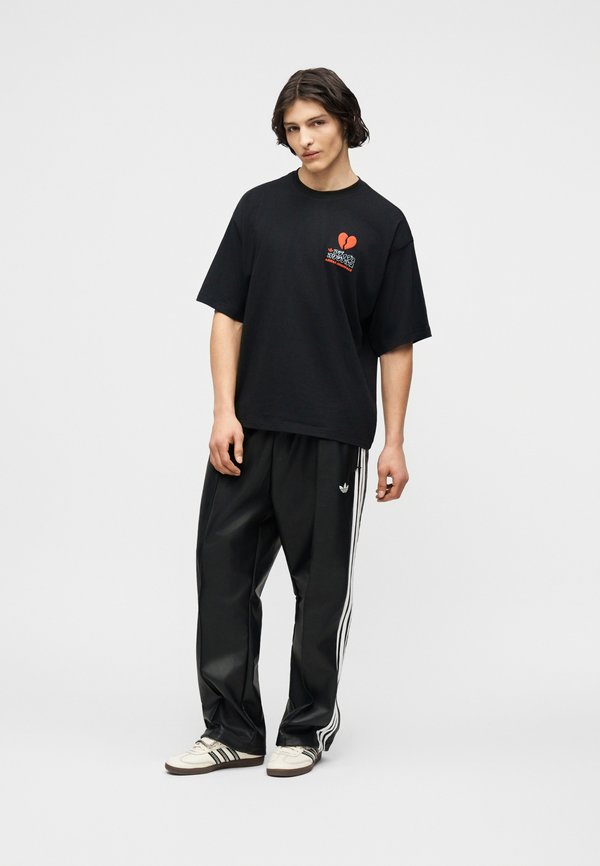 adidas Originals VDAY CAT TEE UNISEX - Print T-shirt - black