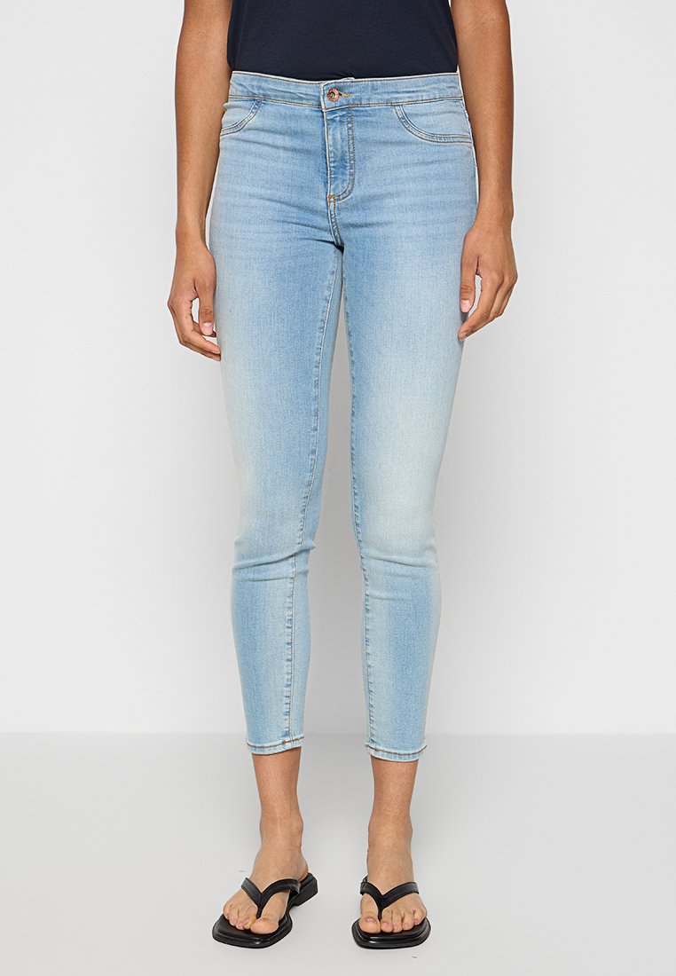 Armani Exchange Jeans Skinny Fit Media 1