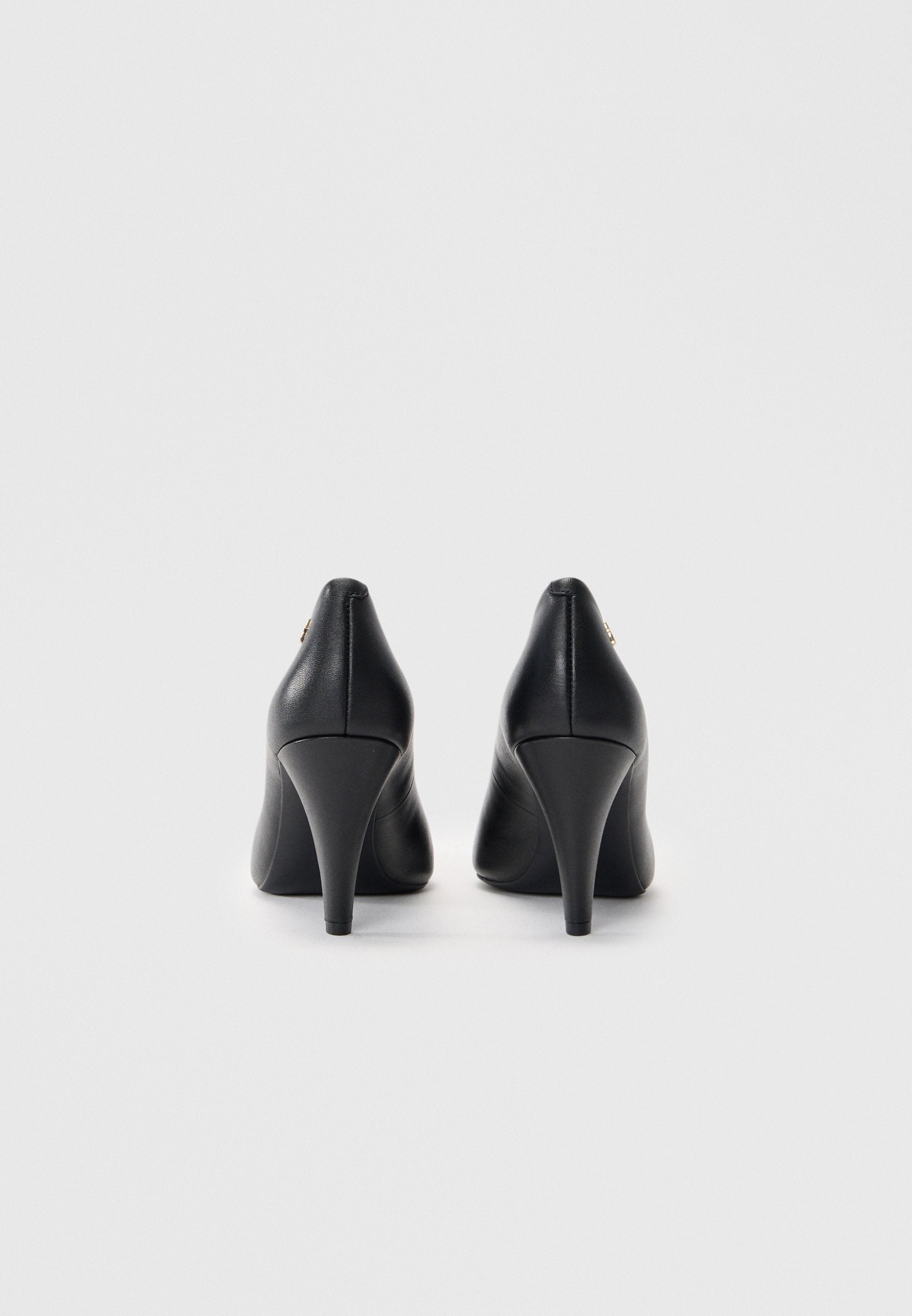 LEATHER TH MONOGRAM HIGH HEELS Media 3