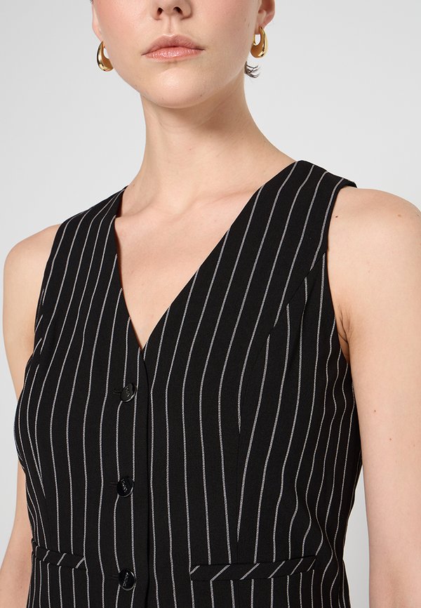 DKNY
