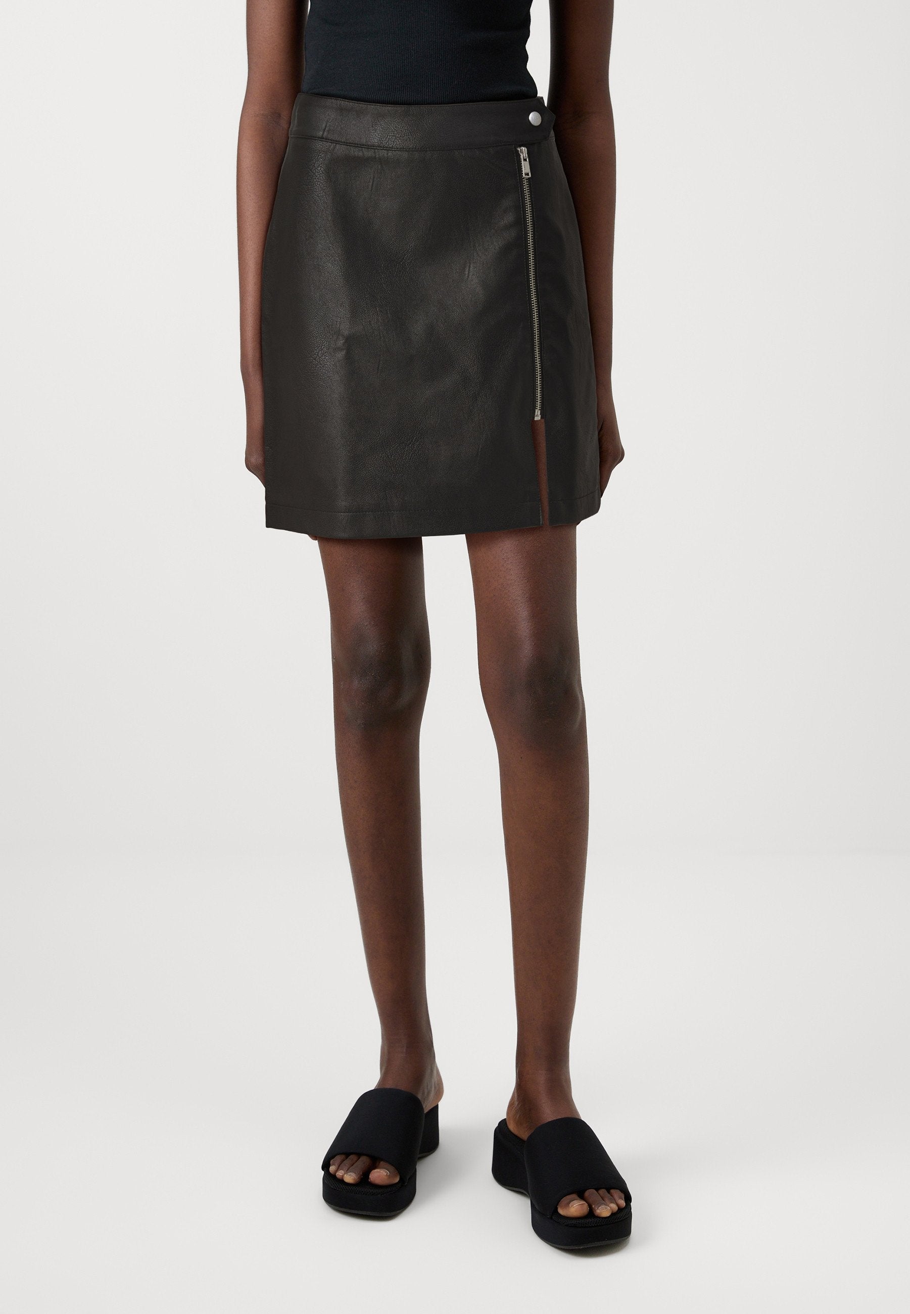 ONLMANILLA SKIRT Media 3