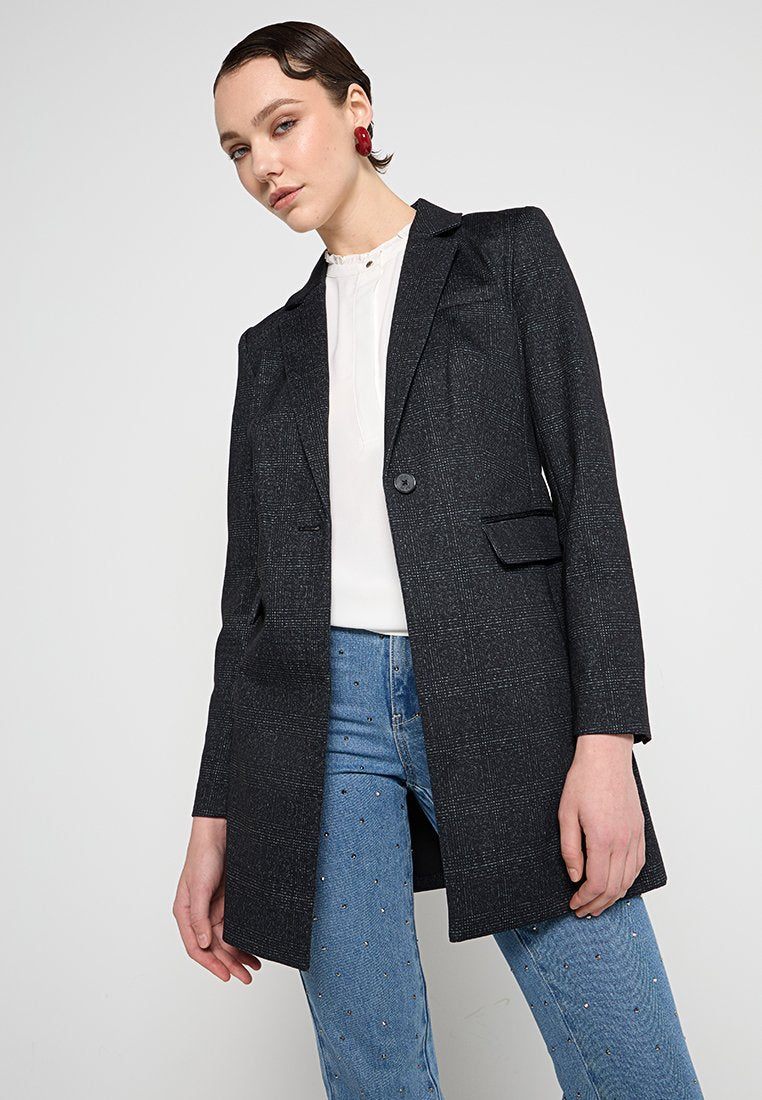 DKNY