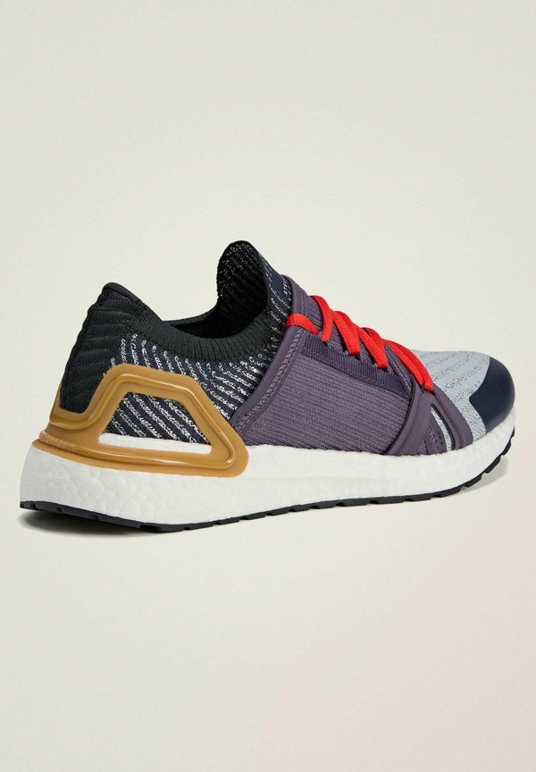 adidas by Stella McCartney ADIDAS BY STELLA MCCARTNEY ULTRABOOST DNA