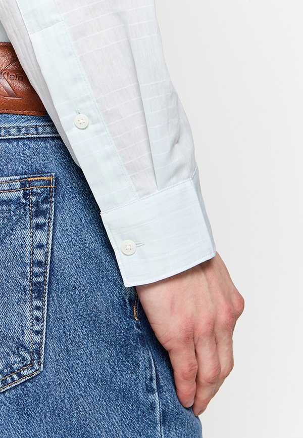 Calvin Klein RELAXED FIT