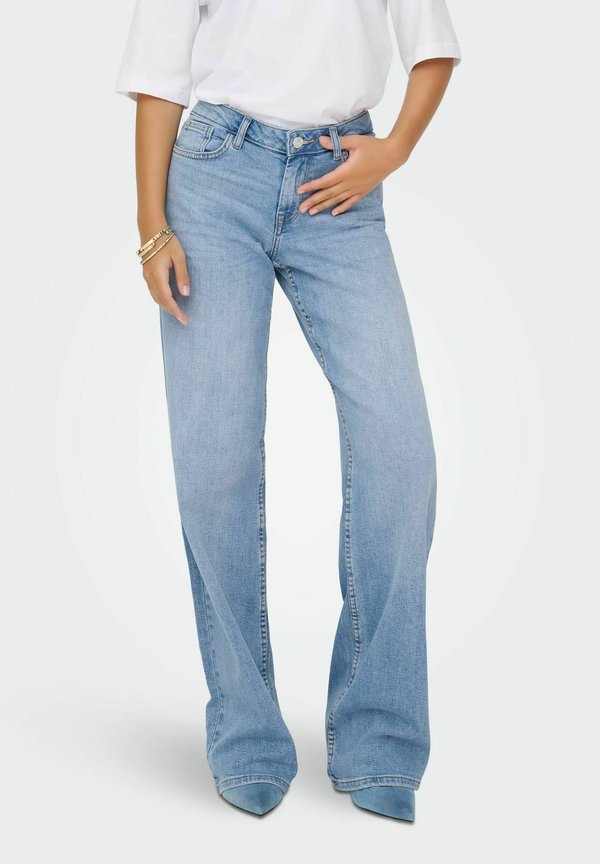 ONLY WIDE-FIT JEANS ONLJULIA LOW WAIST WIDE LEG FIT JEANS - Wide Leg - light blue denim
