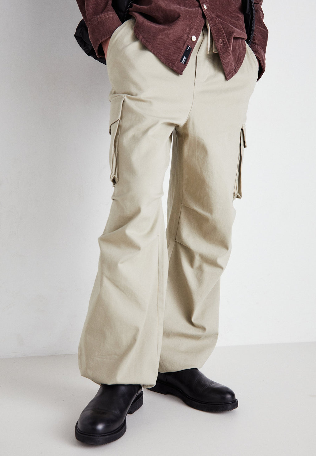 ONSKAZI LOOSE PARACHUTE PANT Media 3