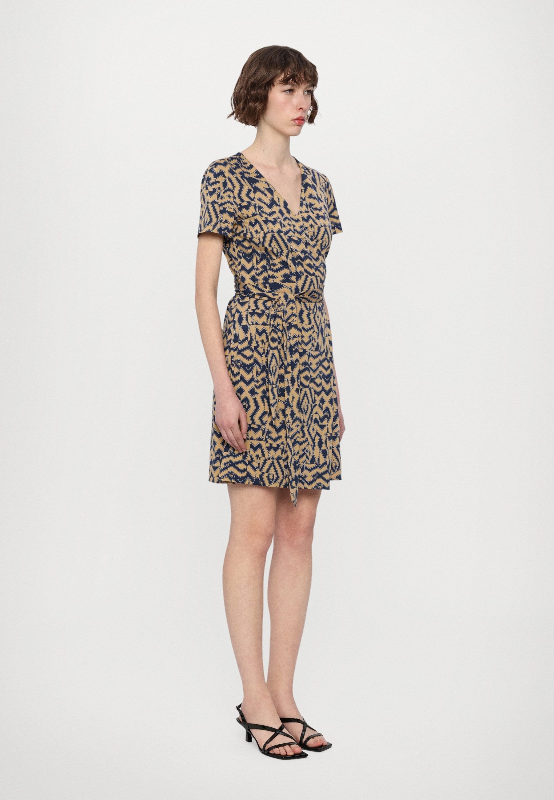 Diane von Furstenberg JULIAN SHORT SLEEVE WRAP DRESS
