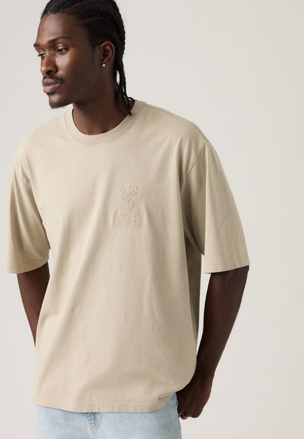 Levi's® TEE