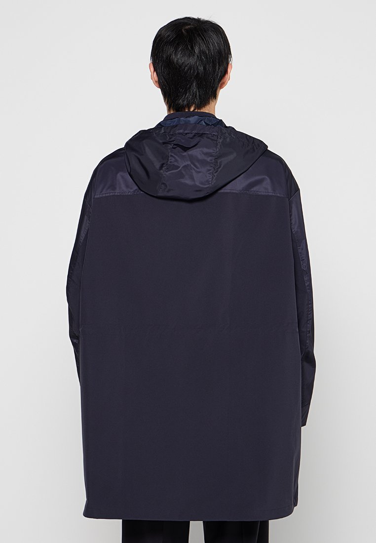 Armani Exchange Trenchcoat Media 3