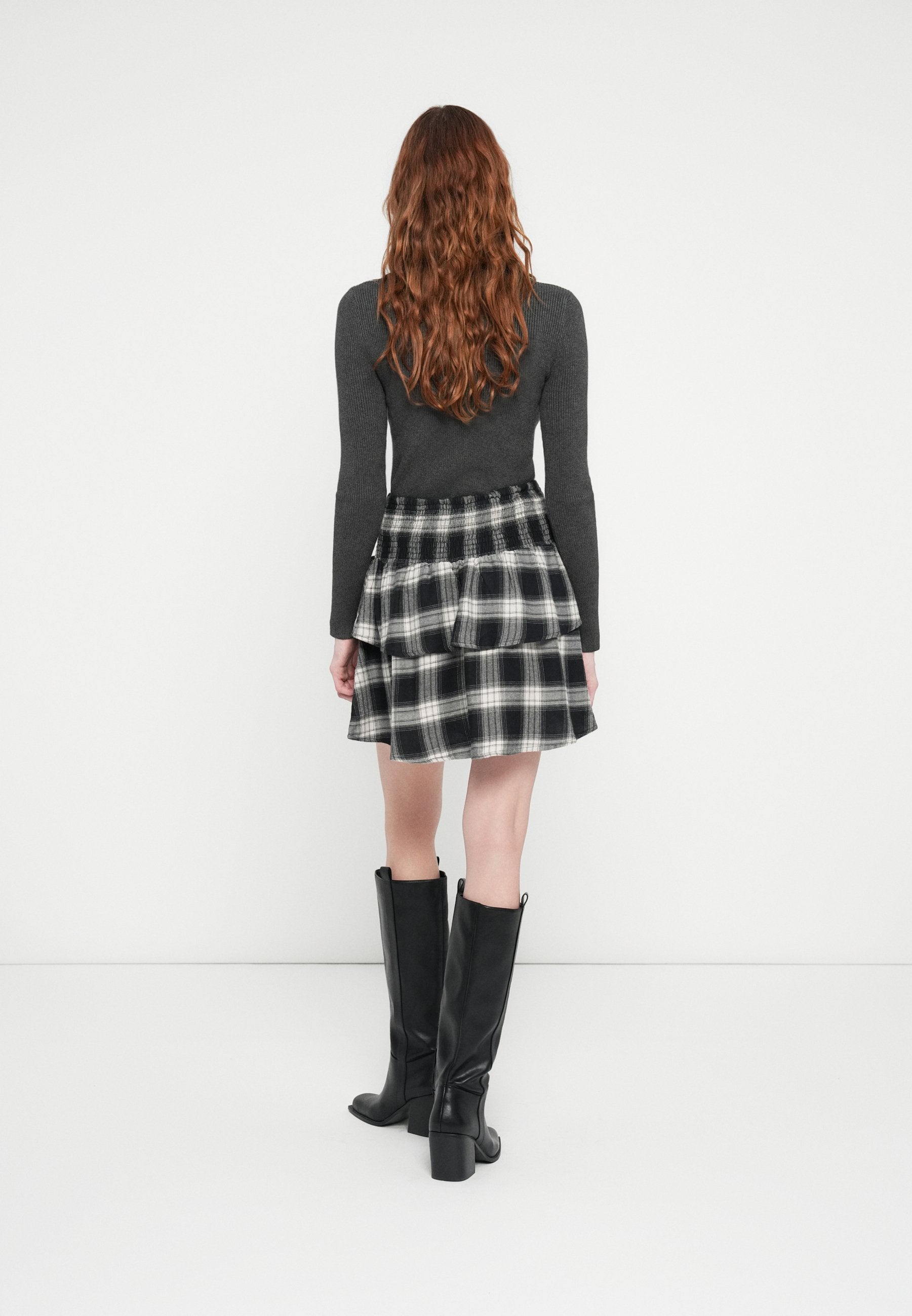 Vero Moda VMLARA SMOCK SHORT SKIRT