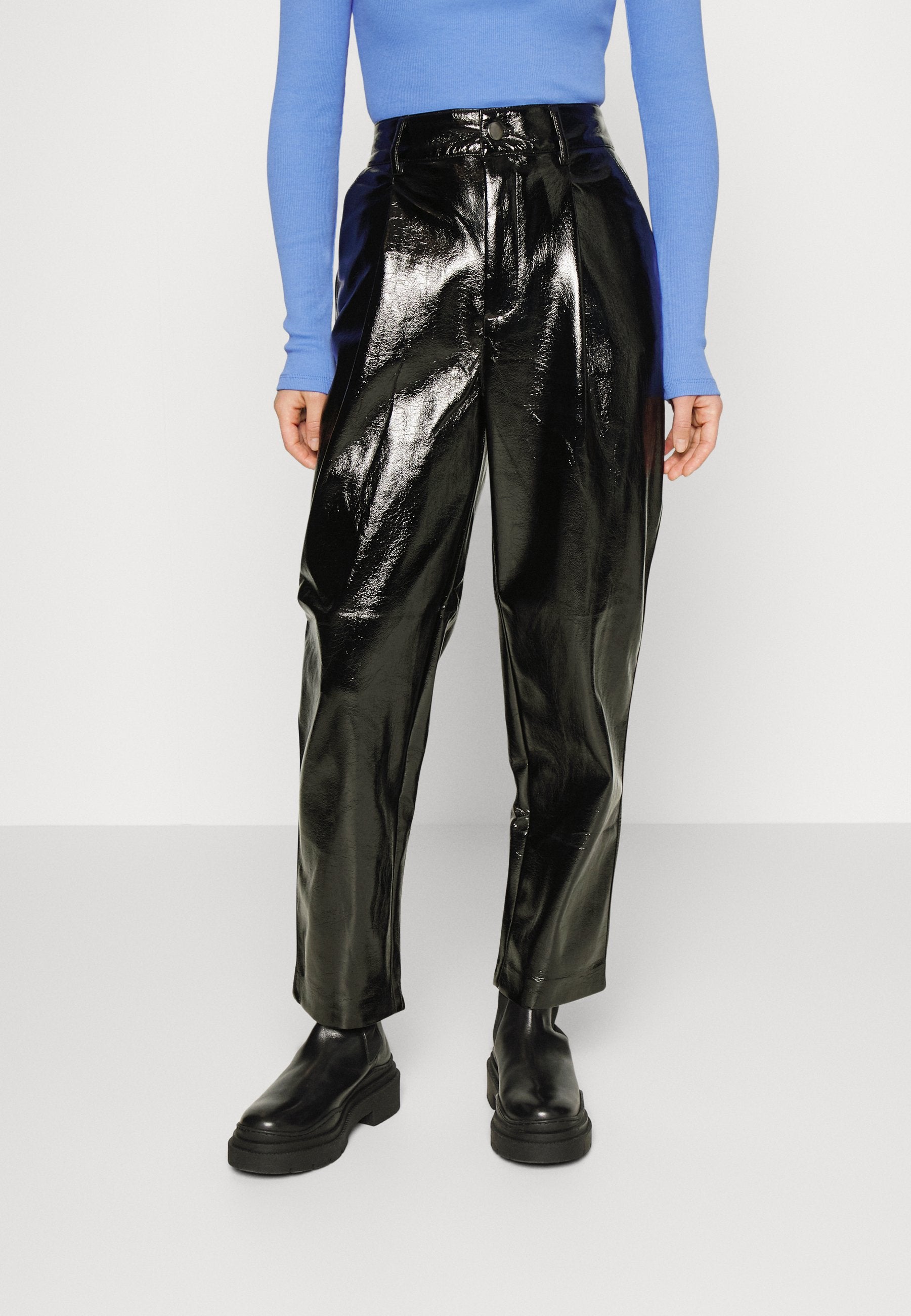ONLBAILEY GLAZED CARROT PANTS Media 3