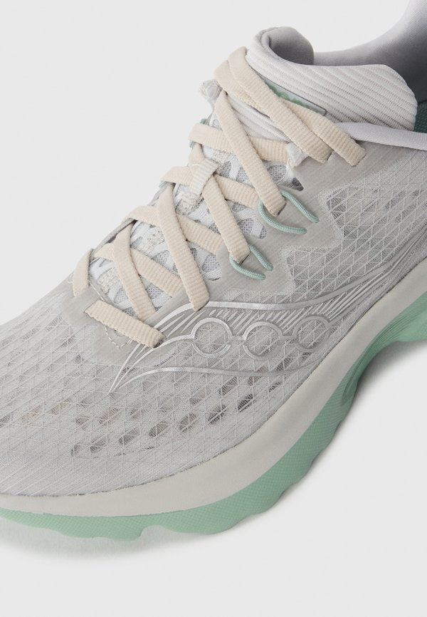 Saucony KINVARA 16
