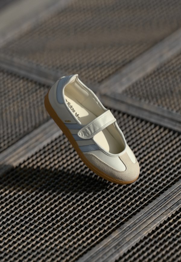 adidas Originals SAMBA JANE BALLERINA - Ankle strap ballet pumps - cloud white/halo blue